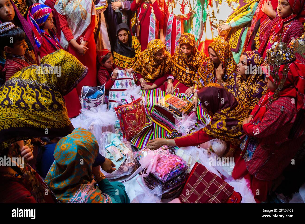 Matrimonio tradizionale / Turkmeni iraniani sono un ramo di turkmiti che vivono principalmente nelle regioni settentrionali e nordorientali dell'Iran. Foto Stock