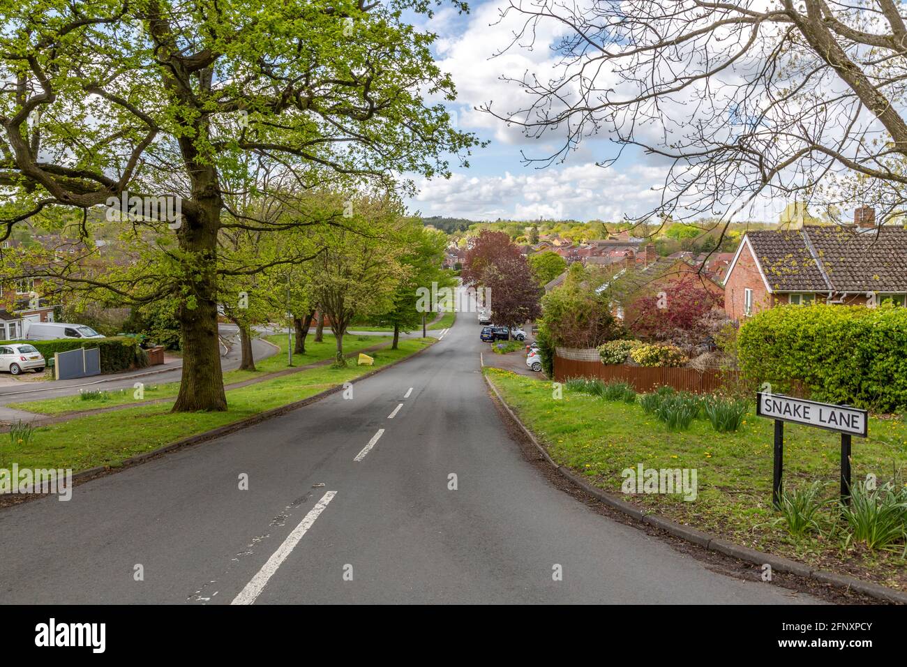 Vista sulla strada dalla cima di Snake Lane ad Alvechurch, Worcestershire. Foto Stock