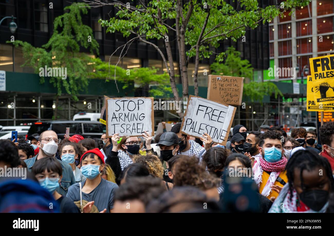 Palestine rally per Gaza. marcia palestinese alla luce dei recenti avvenimenti in corso tra la Gaza. 5/11/21 Midtown Manhattan, New York. Foto Stock