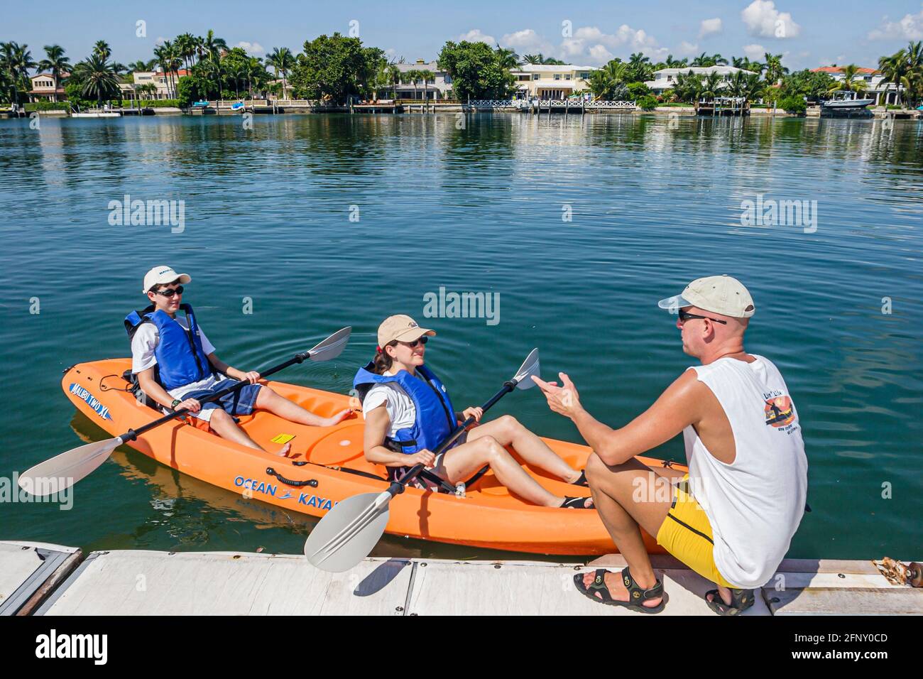 Miami Beach Florida, Indian Creek Rowing Club, istruttore guida madre figlio noleggio kayak, Foto Stock