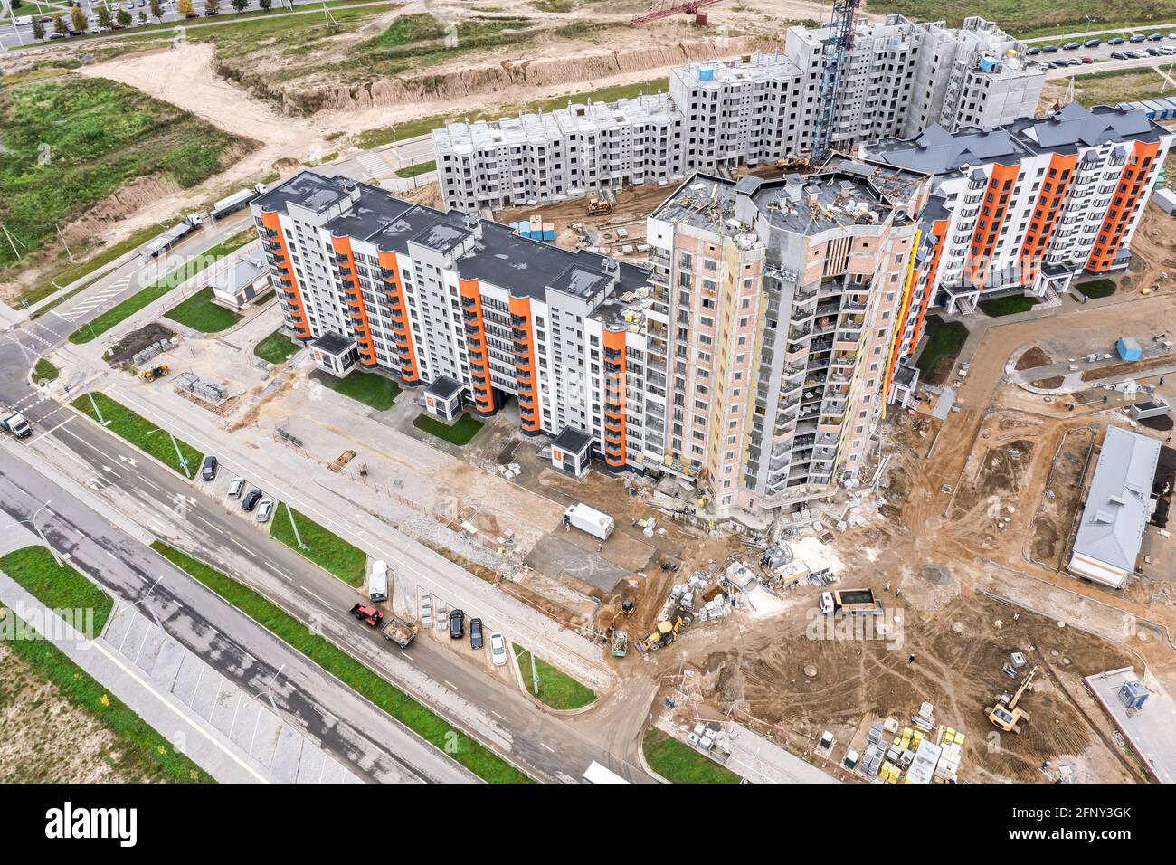 costruzione di appartamenti a più piani in una nuova zona residenziale. vista degli occhi degli uccelli Foto Stock