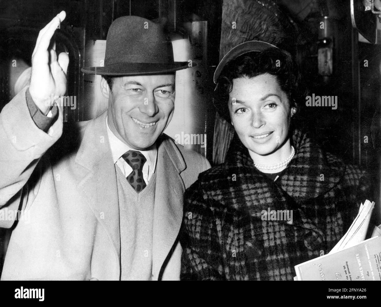 Harrison, Rex, 5.3.1908 - 2.6.1990, attore britannico, mezza lunghezza, Con sua moglie Lilli Palmer, DIRITTI-AGGIUNTIVI-AUTORIZZAZIONE-INFO-NON-DISPONIBILE Foto Stock