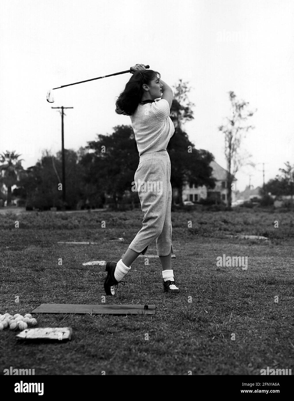 Angeli, Pier, 16.6.1932 - 12.9.1971, attrice italiana, lunghezza intera, Giocare a golf, 1950, DIRITTI-AGGIUNTIVI-CLEARANCE-INFO-NON-DISPONIBILE Foto Stock