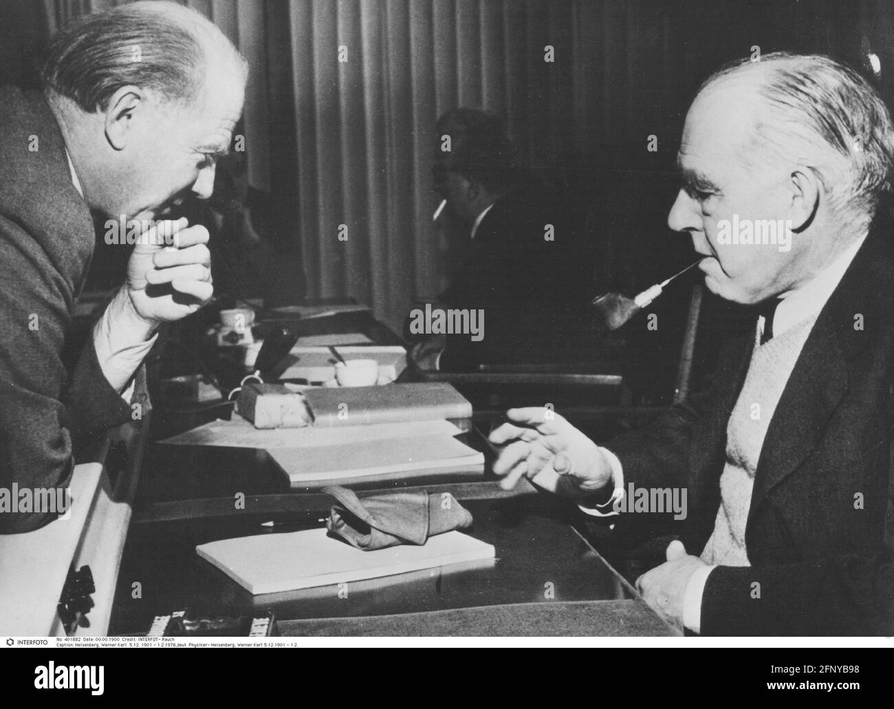 Heisenberg, Werner Karl, 5.12.1901 - 1.2.1976, scienziato tedesco (fisico), mezza lunghezza, INFORMAZIONI-AGGIUNTIVE-DIRITTI-AUTORIZZAZIONE-NON-DISPONIBILI Foto Stock