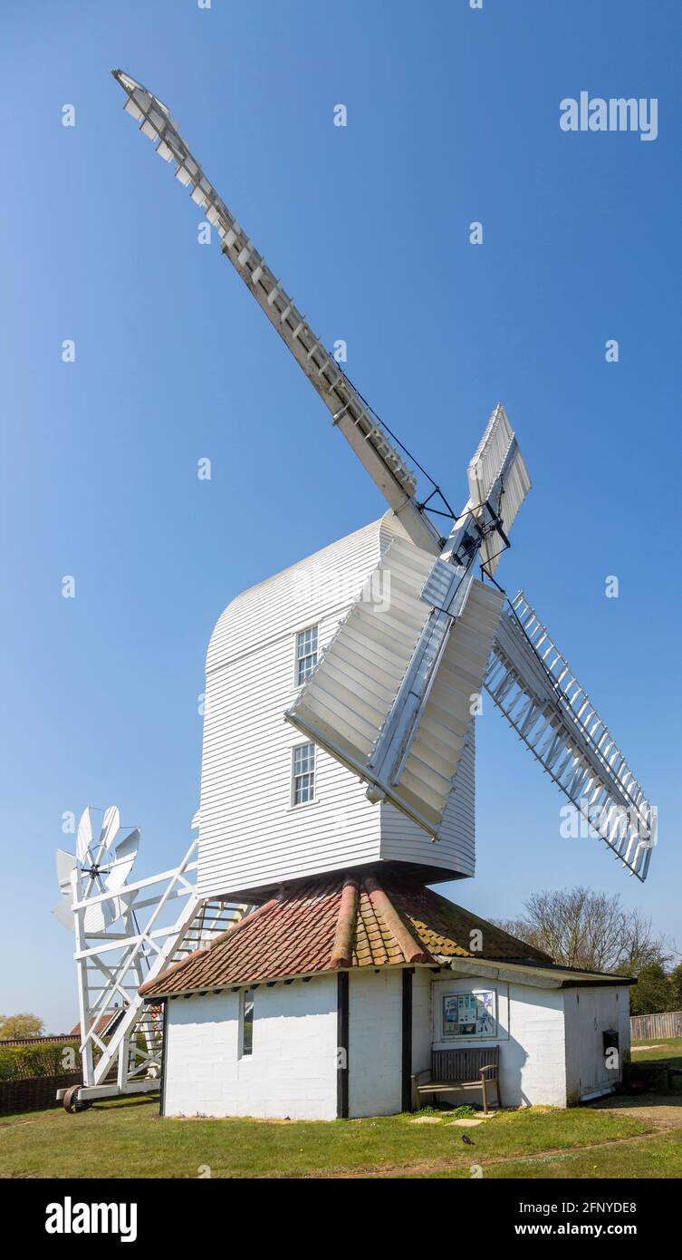 Storico mulino a vento a Thorpeness, Suffolk, Inghilterra, Regno Unito dal 1923 originariamente ad Aldringham costruito 1803 Foto Stock