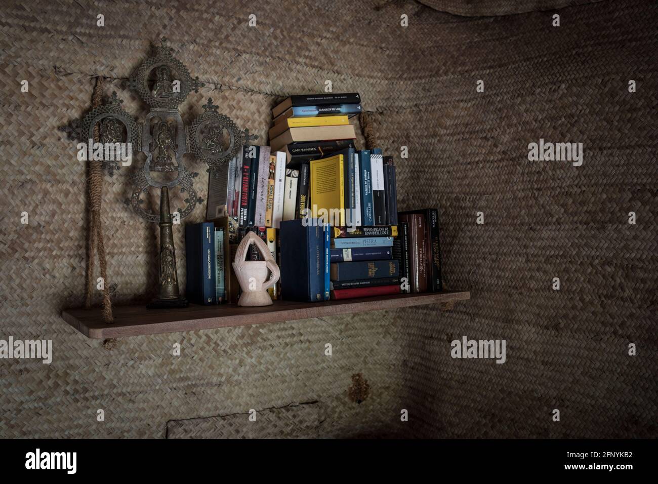 Biologico, fuori dalla griglia casa vicino al mare a Manda, Lamu, Kenya. Foto Stock