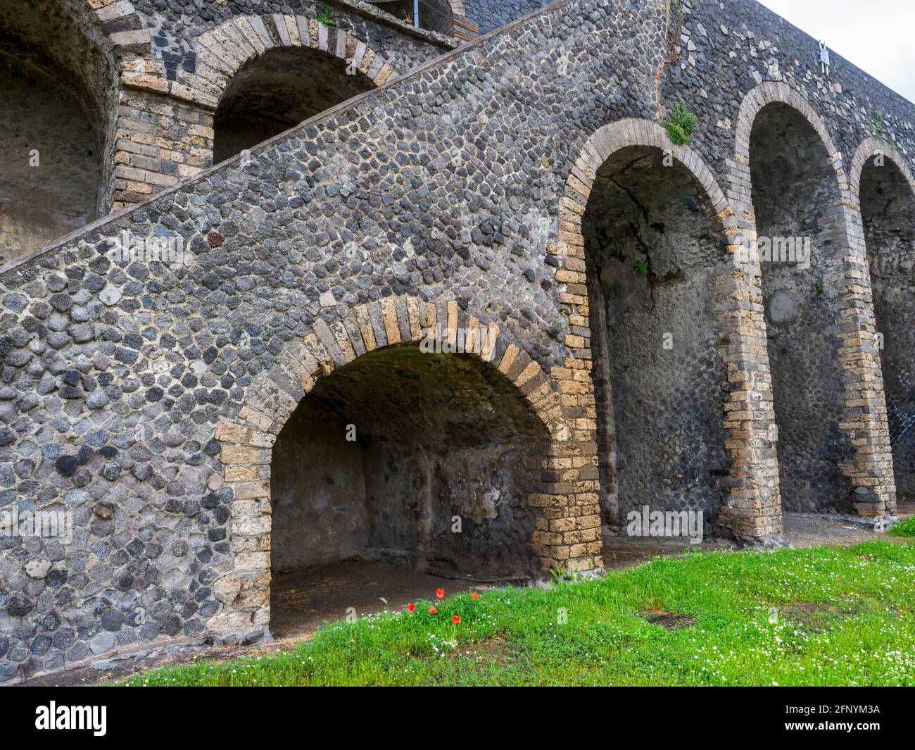 L'anfiteatro di Pompei è il più antico tra quelli conosciuti in epoca romana. Costruito nel 70 a.C. su iniziativa dei magistrati Caius Quinctus valgus e Marcus Porcius - sito archeologico di Pompei, Italia Foto Stock