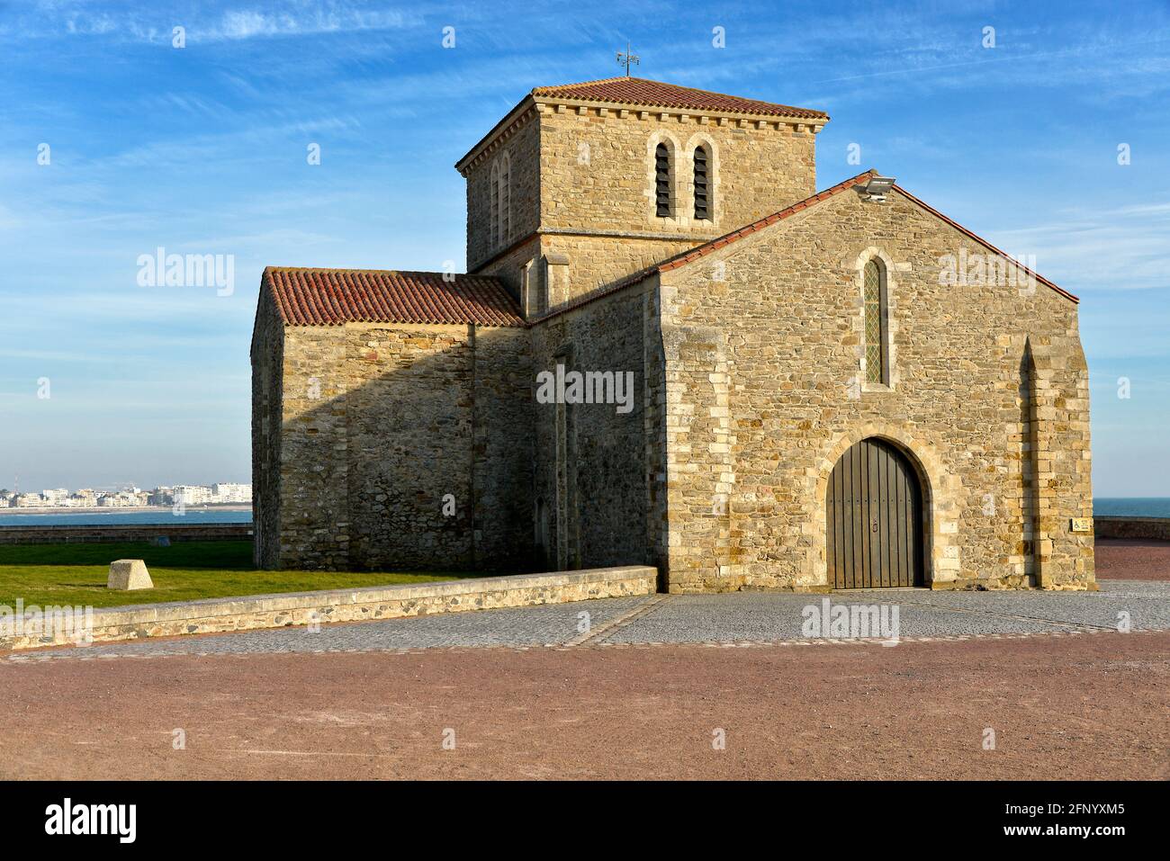 Xi secolo Saint Nicolas priory a Les Sables d'Olonne, comune nel dipartimento della Vandea nella regione Pays de la Loire in Francia occidentale Foto Stock