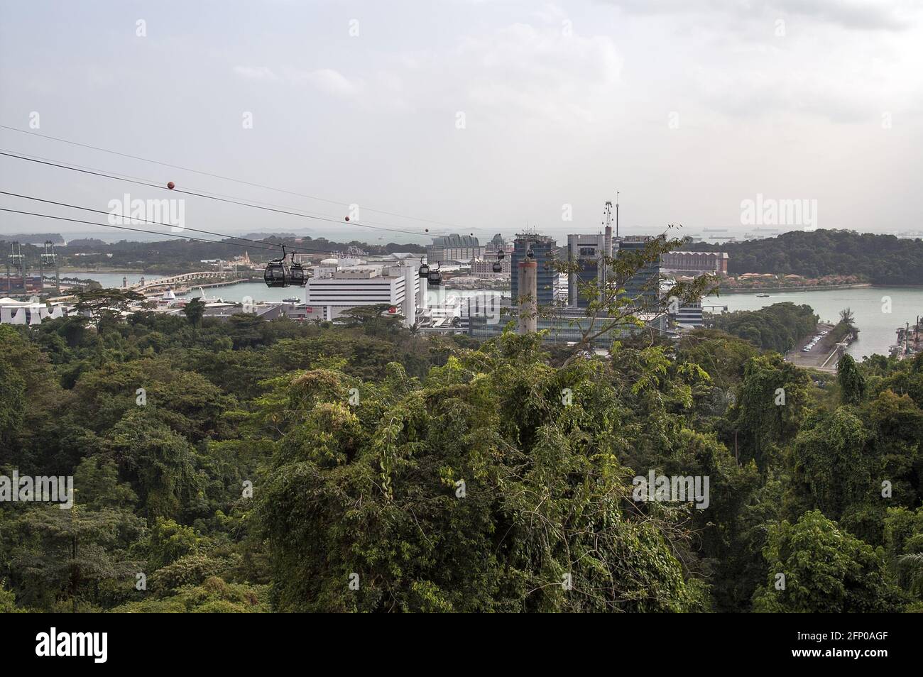 Singapore, Singapur, Asia, Asien; funivia di Sentosa; Seilbahn nach Sentosa Island; Teleférico a la isla Sentosa; Kolej linowa; 前往聖淘沙島的纜車 Foto Stock