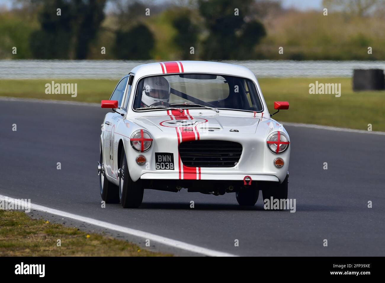 Mike Lamplow, Gilbern GT, Ecurie Classic Racing, Historic Sports Car Club, HSCC, Jim Russell Trophy Meeting, aprile 2021, Snetterton, Norfolk, Great Foto Stock