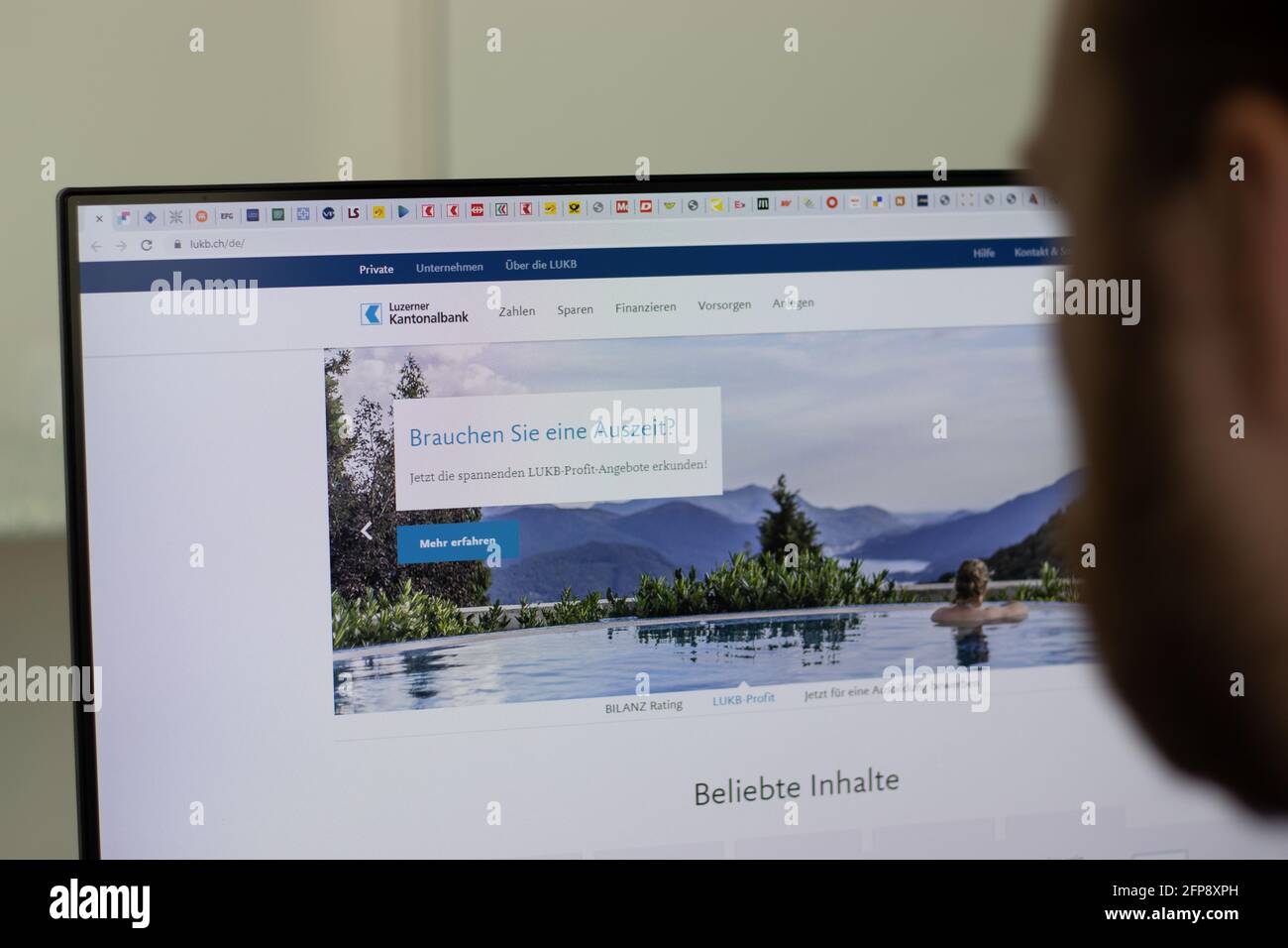 New York, USA - 1 maggio 2021: Sito web della società Luzerner Kantonalbank su schermo, Editoriale illustrativo Foto Stock