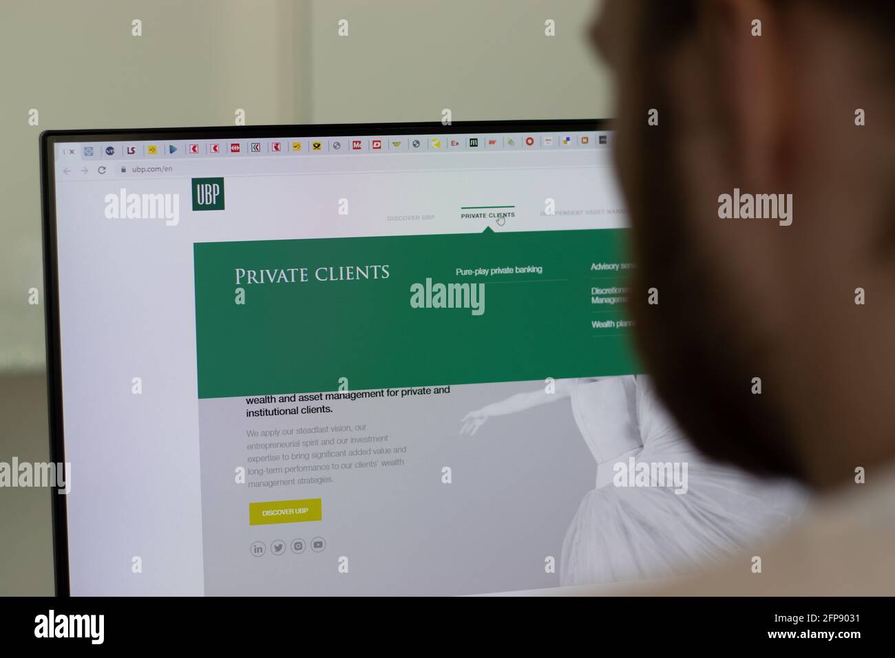 New York, USA - 1 maggio 2021: Sito web della società Union Bancaire Privee UBP su schermo, Editoriale illustrativo Foto Stock