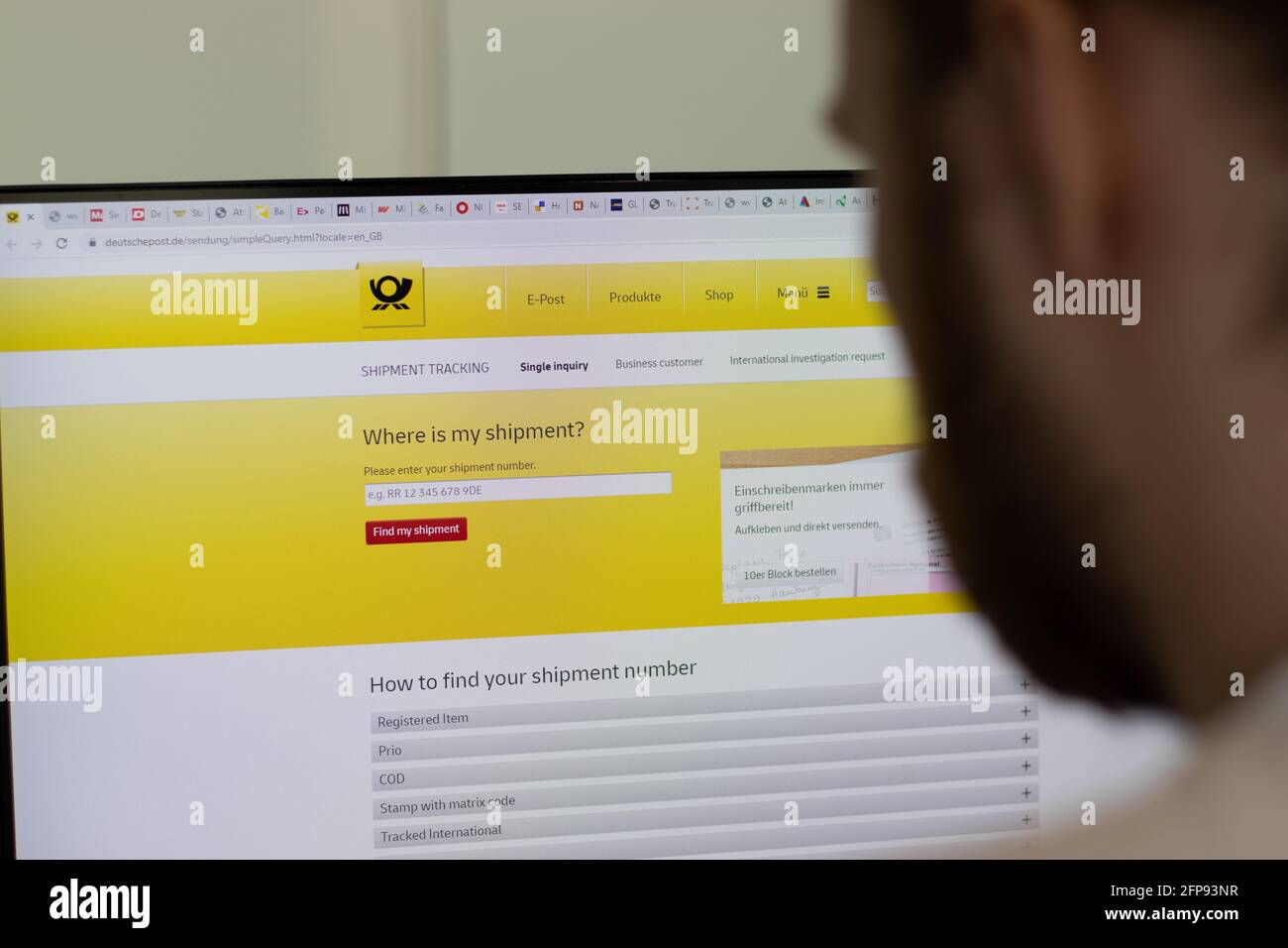 New York, USA - 1 maggio 2021: Sito web della società Deutsche Post su schermo, Editoriale illustrativo Foto Stock