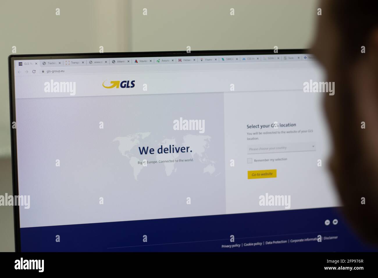 New York, USA - 1 maggio 2021: Sito web della società del Gruppo GLS su schermo, Editoriale illustrativo Foto Stock