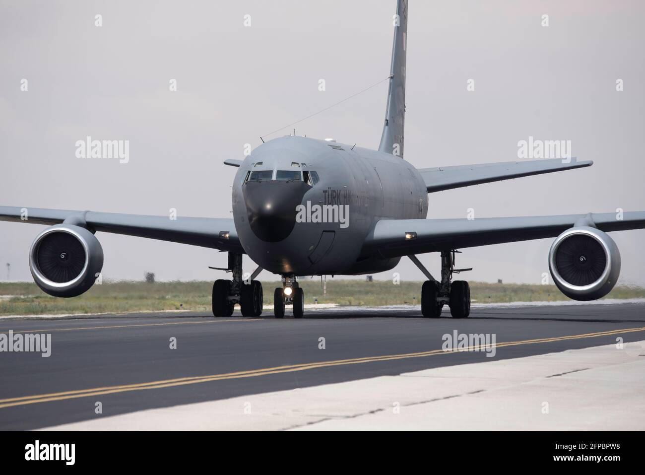 KONYA, TURCHIA - Giugno 08 2016: Diversi aerei dell'Aeronautica Turca, tra cui KC-135 Stratotanker si riuniscono per un esercizio militare noto come Eag Anatoliano Foto Stock
