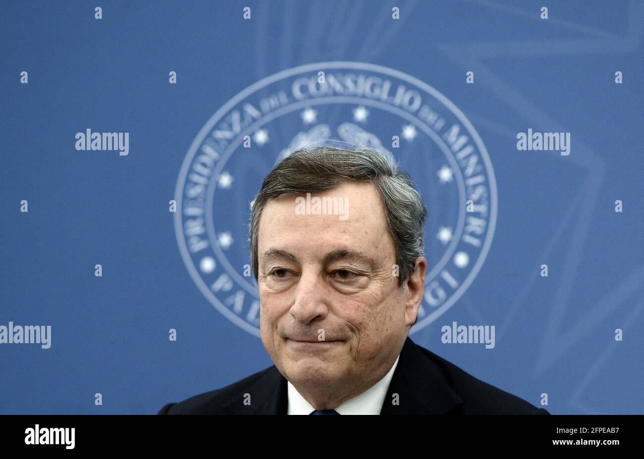 Roma, Italia. 20 maggio 2021. Roma 20/05/2021 Sala multifunzionale della Presidenza del Consiglio dei Ministri. Conferenza stampa sul "Decreto sulle imprese, il lavoro e le professioni" Credit: Independent Photo Agency/Alamy Live News Foto Stock