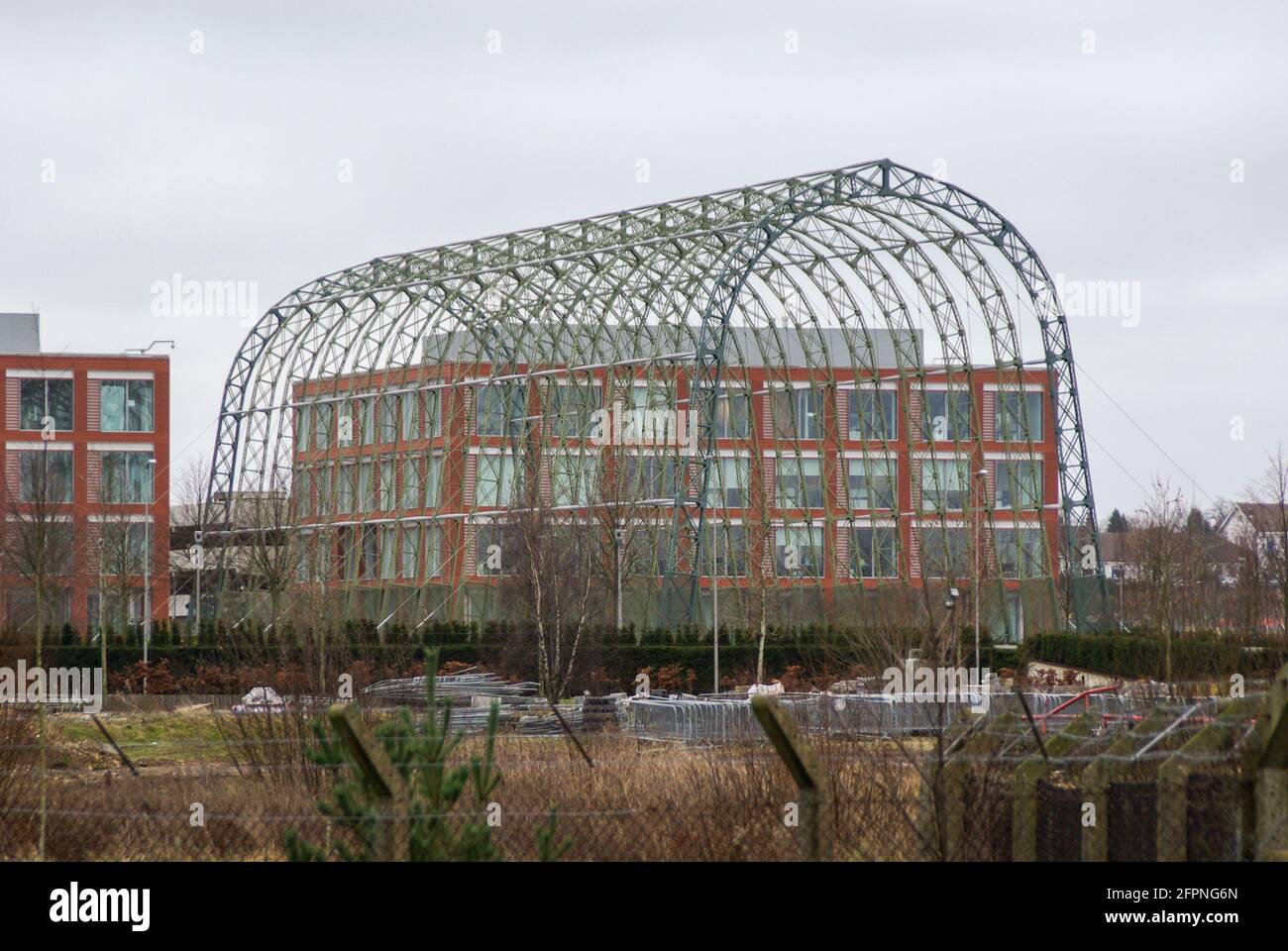 Farnborough Portable Airship Hangar prima del restauro e della riqualificazione paesaggistica della zona. Area del business Park sviluppata. Cantiere Foto Stock