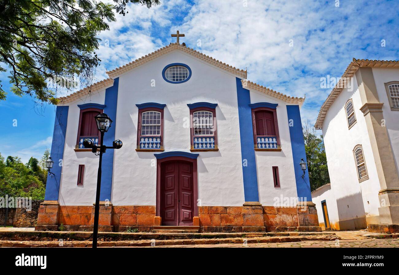 Antica chiesa coloniale a Tiradentes, Minas Gerais, Brasile Foto Stock