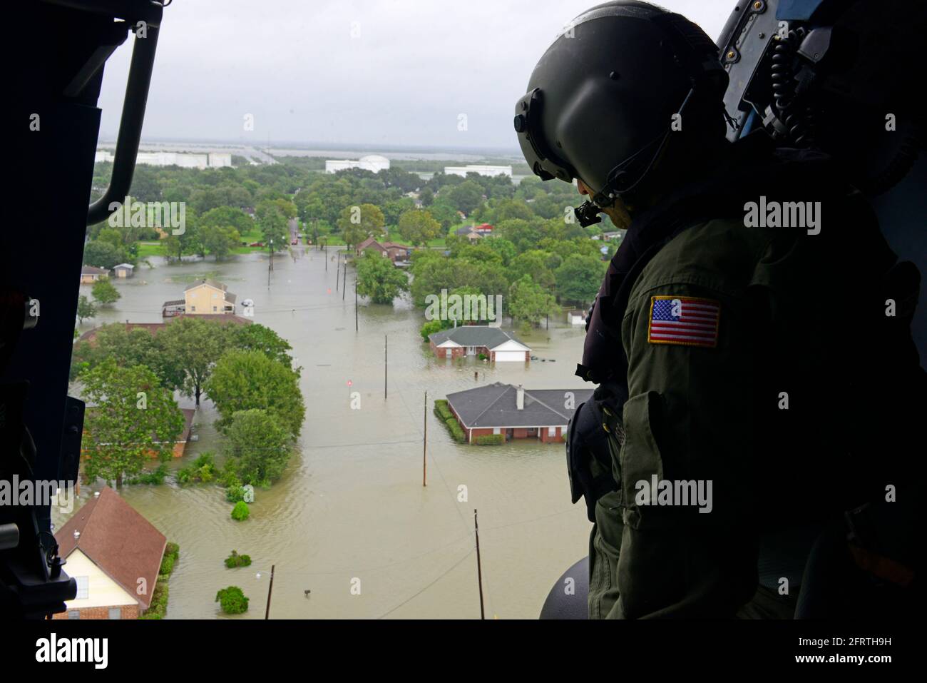 BEAUMONT, TX, USA - 30 agosto 2017 - la Guardia Costiera statunitense risponde alle richieste di ricerca e salvataggio in risposta all'uragano Harvey a Beaumont, Texas, Foto Stock