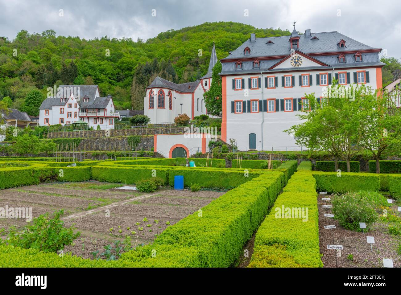 Ex convento benedettino Hirzenach, stile barocco, patrimonio mondiale dell'UNESCO Valle del Medio Reno superiore, Renania-Palatinato, Germania Foto Stock