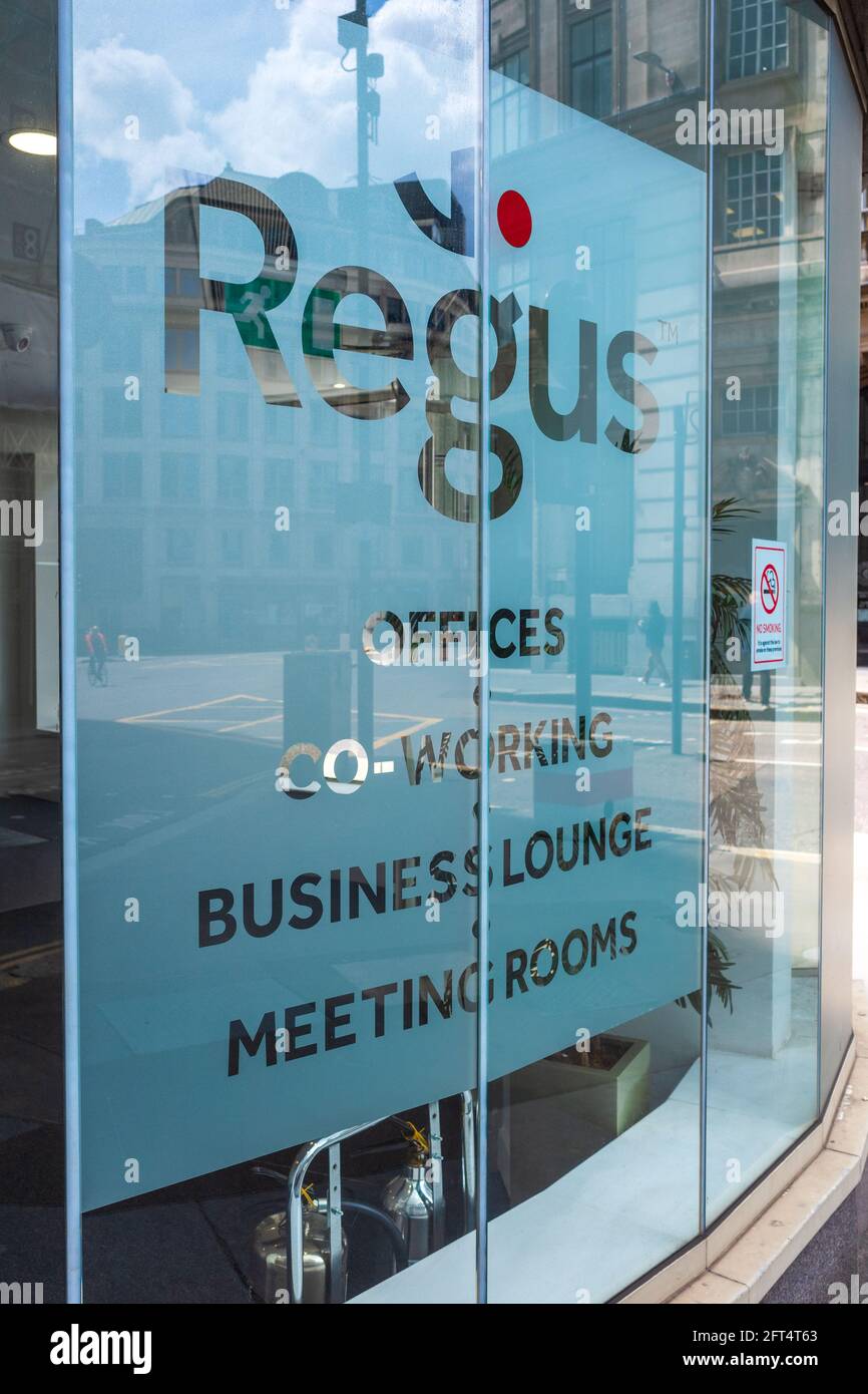 Regus Serviced Office Space nel quartiere finanziario della città di Londra. Regus fa parte di IWG PLC Foto Stock