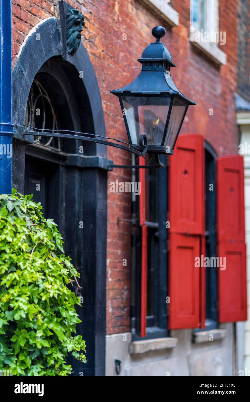 Casa Huguenot conservata Spitalfield London - Dennis Severs House a 18 Folgate Street a East London, dove le famiglie di tessitori di seta vissero dal 1724. Foto Stock