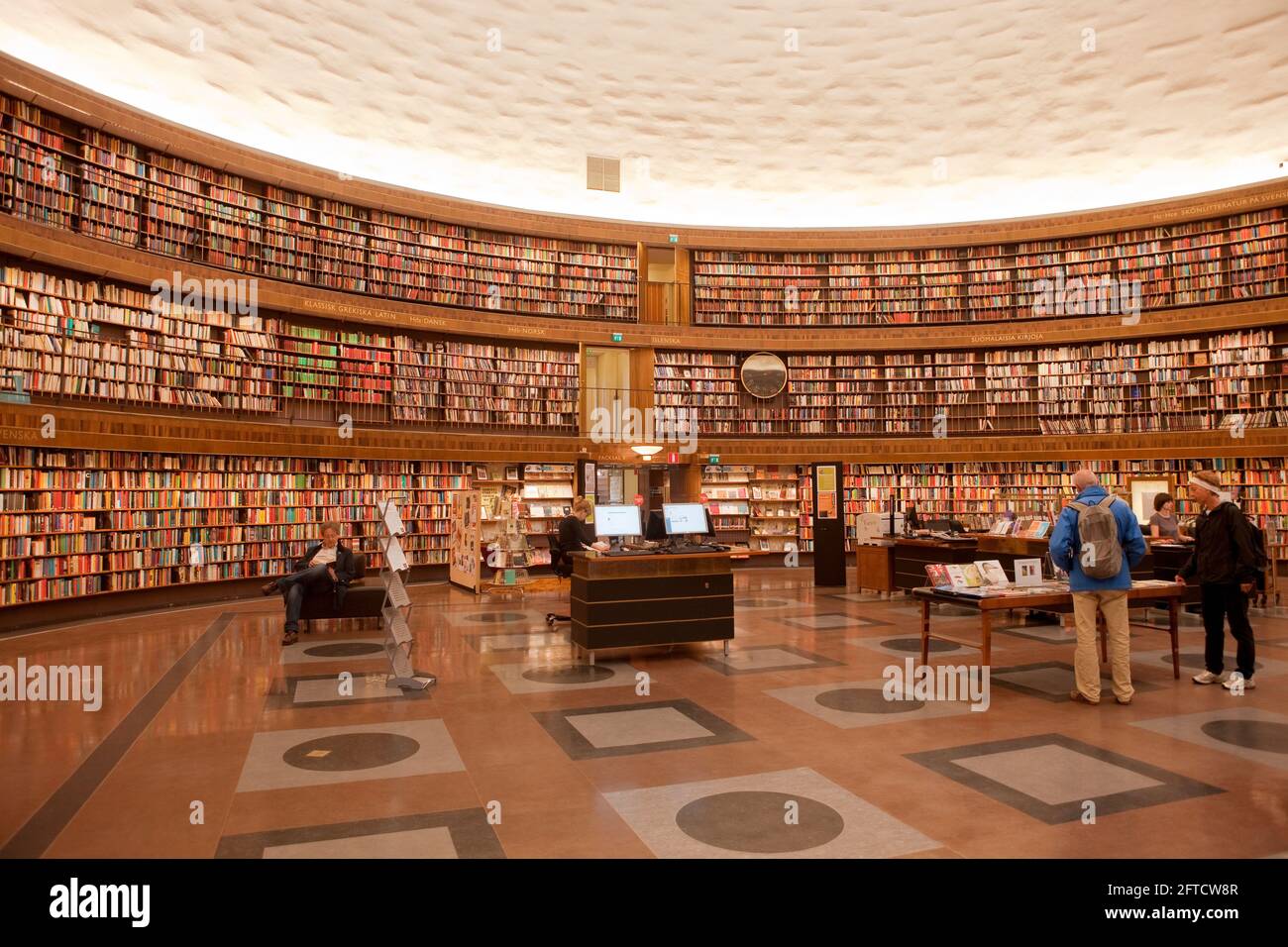 Svezia, Stoccolma - interno della Biblioteca della città di Stoccolma. Foto Stock
