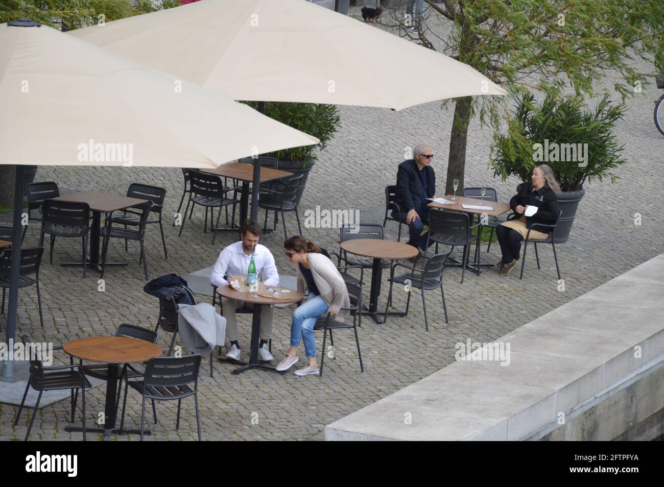 Potsdam, Germania, 21 maggio 2021 - i ristoranti riaprono gli spazi all'aperto. Foto Stock