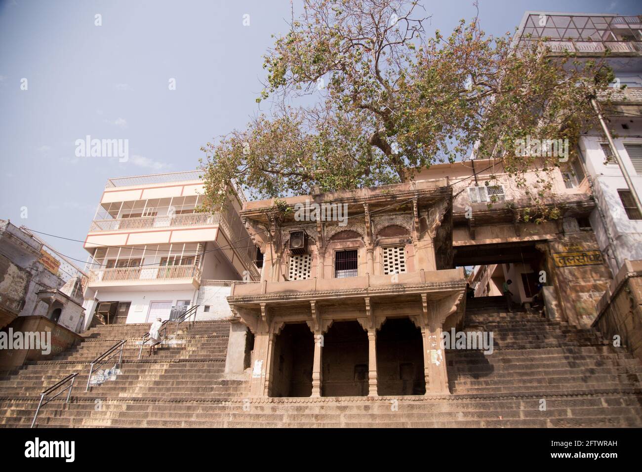 Varanasi Banaras Ghats si Ghat Dashashashwamedh Ghat Manikarnika Ghat Tulsi Ghat Fiume Sacro Gange Ganga India Foto Stock