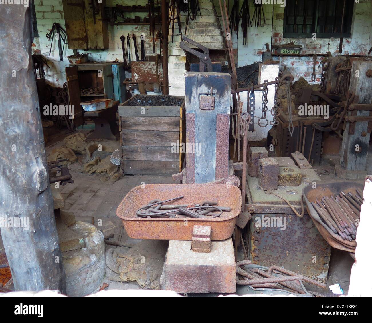 Tradizionale laboratorio di fabbri al Black Country Museum Dudley Foto Stock