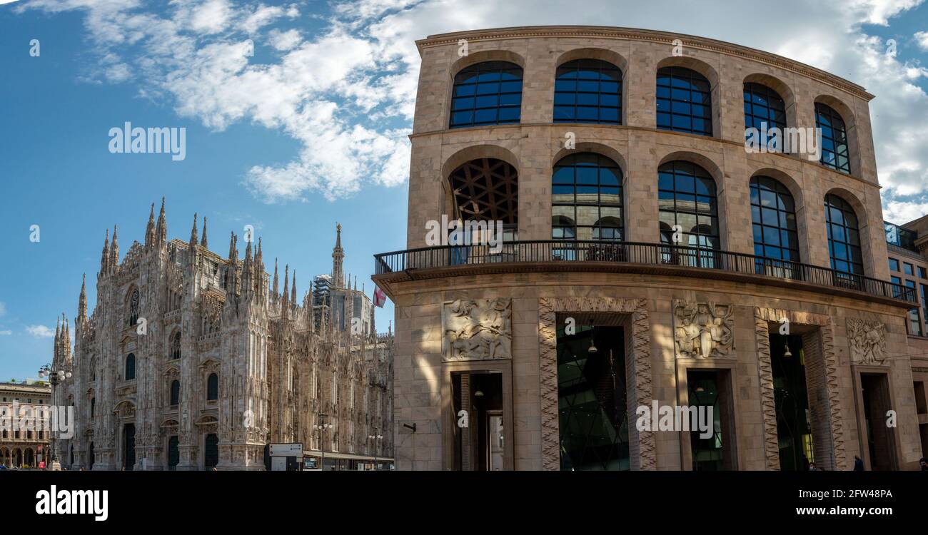 milano italia 3 maggio 2021: cattedrale di milano e museo d'arte moderna "museo del novecento" Foto Stock