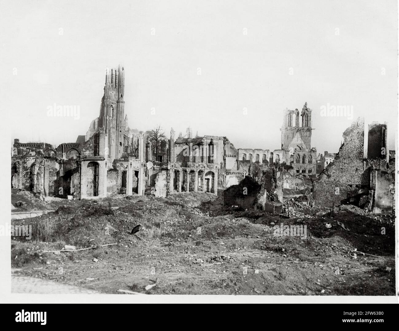 Prima Guerra Mondiale, prima Guerra Mondiale, fronte Occidentale - le rovine della Cattedrale di Ypres, Fiandre Occidentali, Belgio Foto Stock