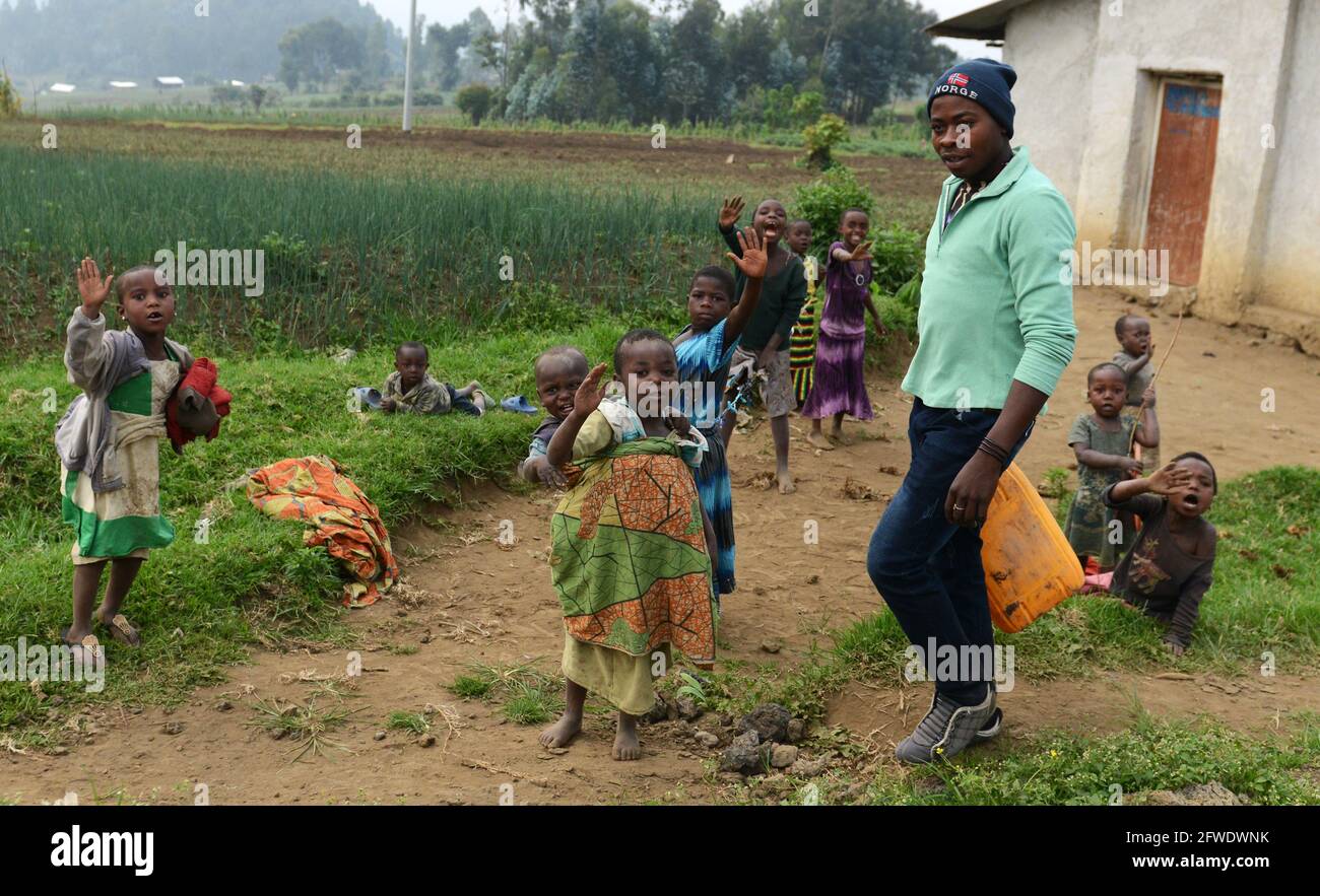 In un villaggio locale nell est del Congo. Foto Stock