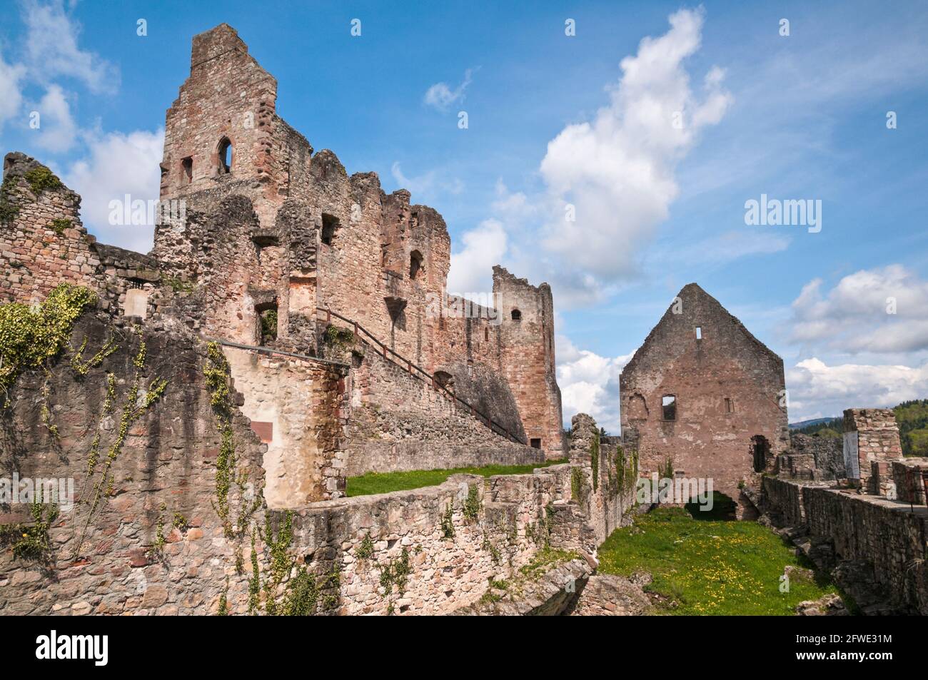 Rovine del castello di Hochburg a Emmendingen vicino a Freiburg im Breisgau, Foresta Nera, Baden-Wurttemberg, Germania Foto Stock