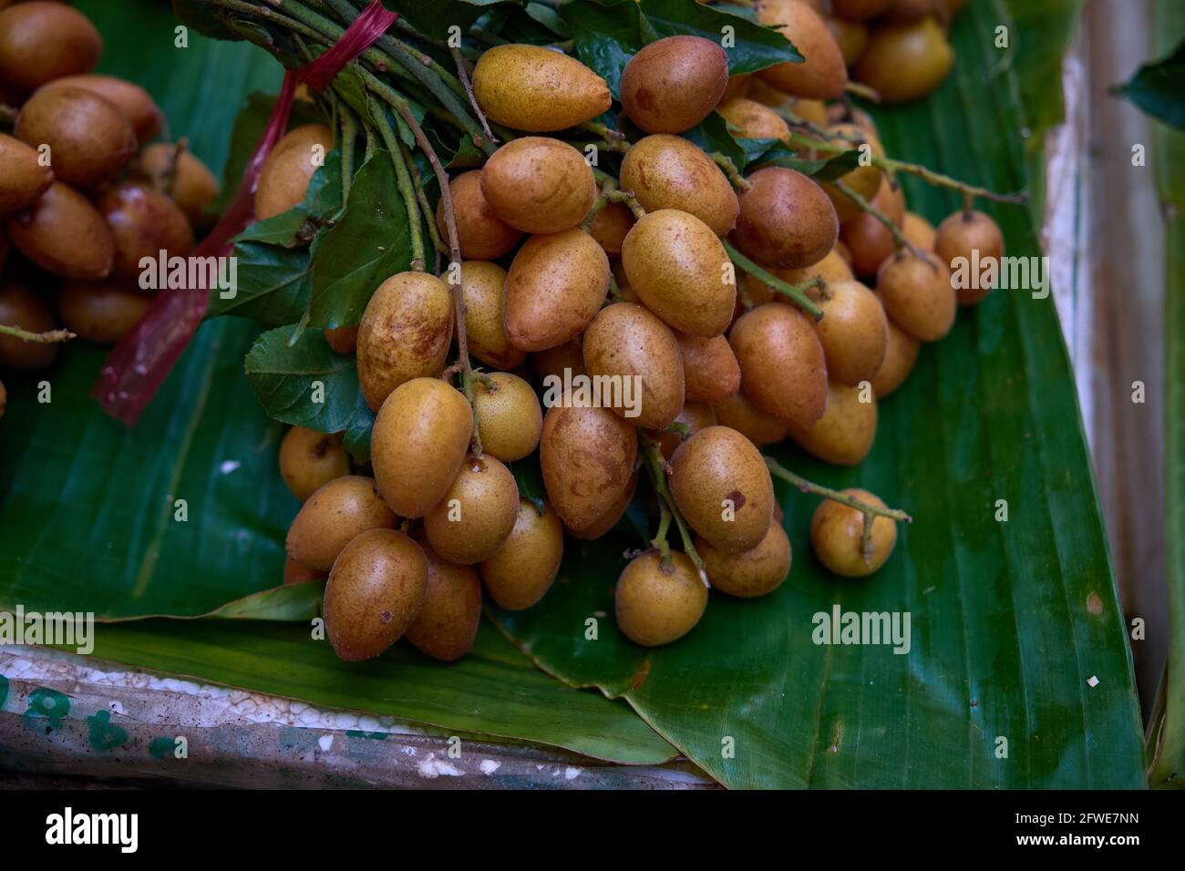 Un dettaglio ravvicinato della frutta fresca presa al mercato dei prodotti freschi di Hong Kong Foto Stock