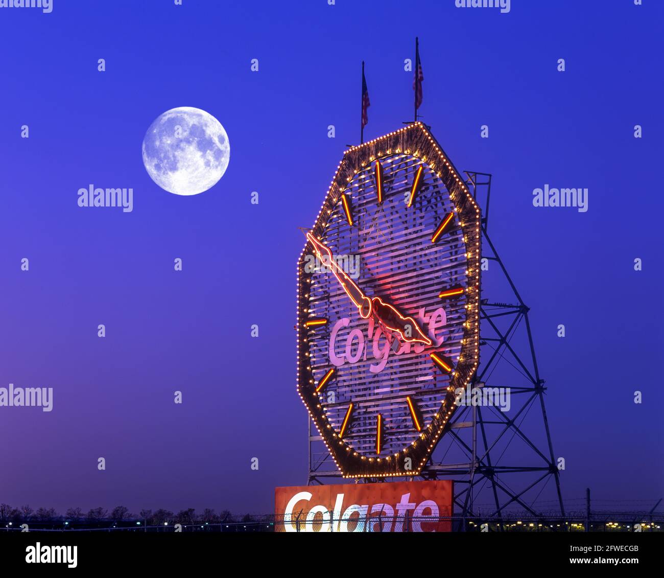 2005 OROLOGIO STORICO OTTAGONALE DEL CANCELLO (©COLGATE PALMOLIVE CO 1924) WATERFRONT JERSEY CITY NEW JERSEY USA Foto Stock