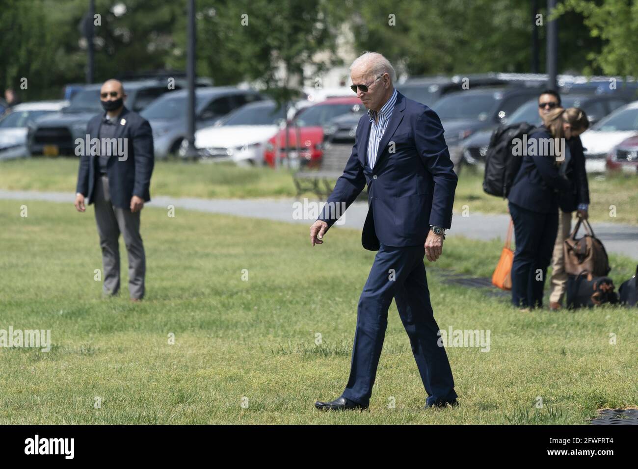 Washington, Stati Uniti. 22 maggio 2021. Il presidente degli Stati Uniti Joe Biden parte dalla Casa Bianca, diretto a Camp David dall'Ellipse a Washington, ​DC, sabato 22 maggio 2021. Foto di Chris Kleponis/UPI Credit: UPI/Alamy Live News Foto Stock