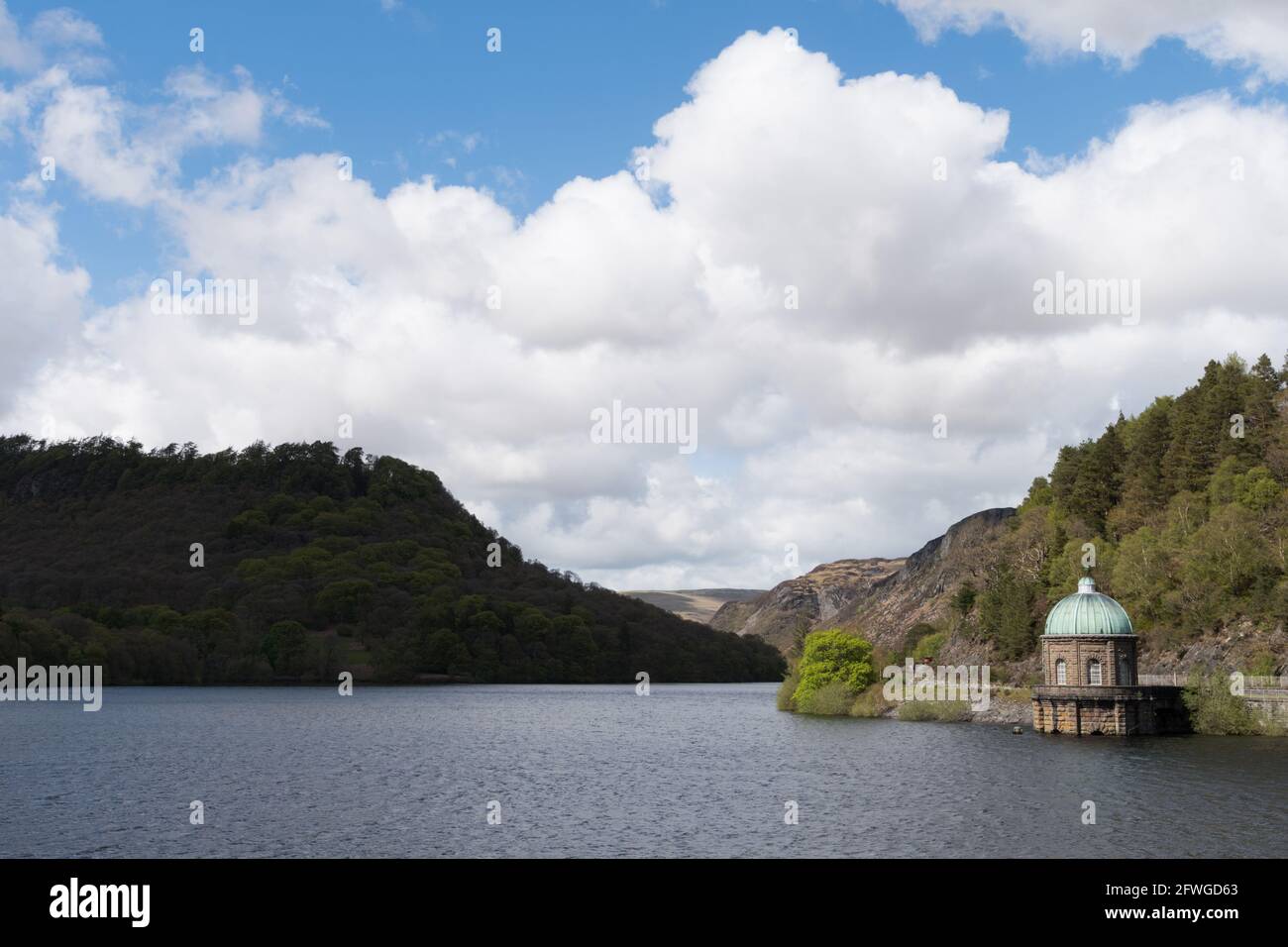 Diga di Garreg DDU. 22 maggio 2021. Tempo in Gran Bretagna: Pomeriggio soleggiato sopra la Valle di Elan oggi. Credit: Andrew Bartlett/Alamy Live News. Foto Stock