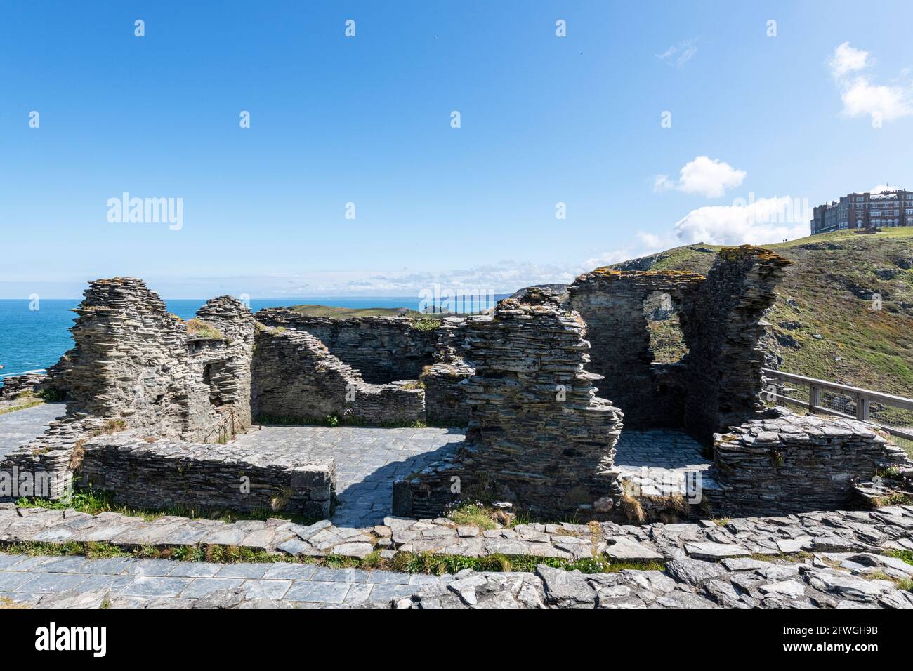 Rovine del castello di Tintagel, Cornovaglia, Inghilterra. Foto Stock