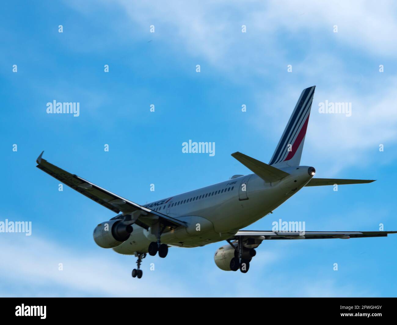 Kiev, Ucraina. 22 maggio 2021. Boeing 767-300 Azur Air atterra all'aeroporto di Boryspil. (Foto di Igor Golovniov/SOPA Images/Sipa USA) Credit: Sipa USA/Alamy Live News Foto Stock