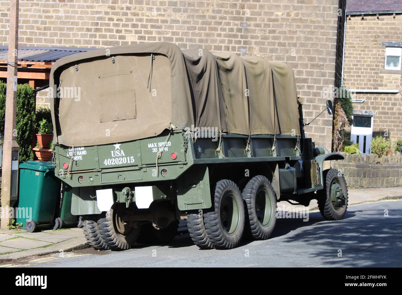 Vintage US Army Truck GMC CCKW 2½ ton 6×6 posteriore vista e vista laterale Foto Stock