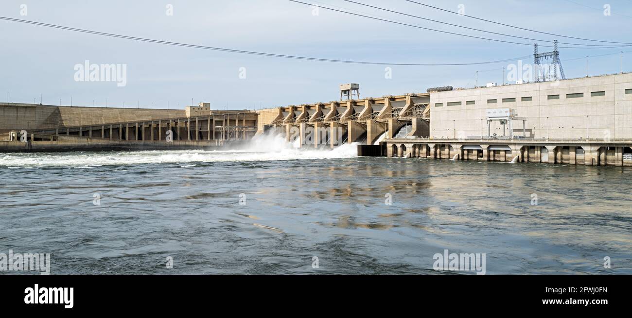 La diga di Ice Harbor sul fiume Snake a Washington, Stati Uniti Foto Stock