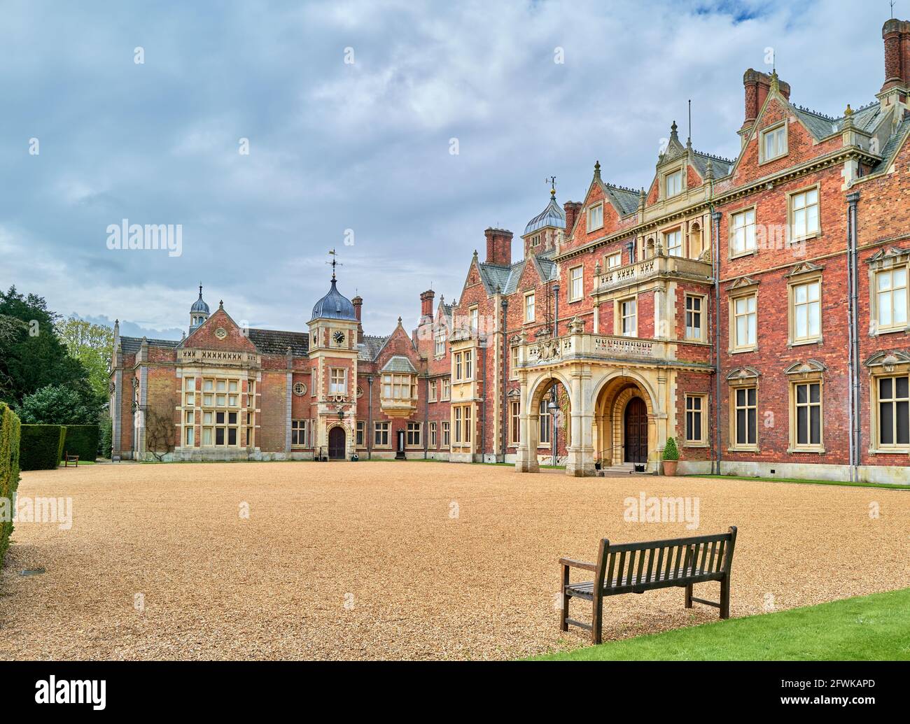 L'ingresso nord alla Sandringham House, la residenza di campagna della Regina d'Inghilterra a Norfolk, chiusa per la covid-19, maggio 2021. Foto Stock