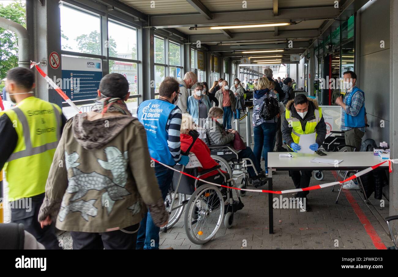 Centro di vaccinazione Covid a Berlino Foto Stock