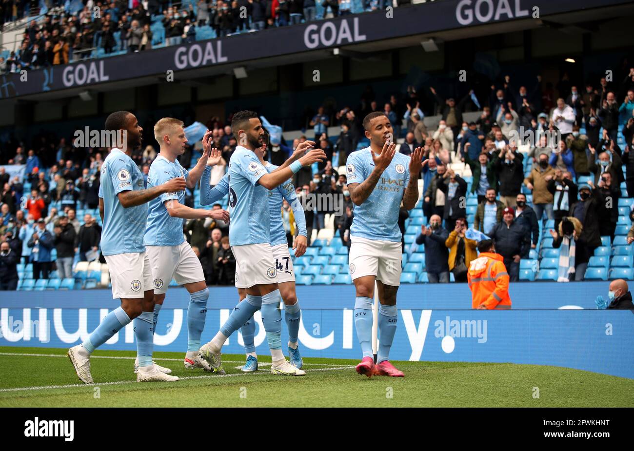 Gabriel Jesus di Manchester City festeggia il secondo gol della partita durante la partita della Premier League all'Etihad Stadium di Manchester. Data immagine: Domenica 23 maggio 2021. Foto Stock