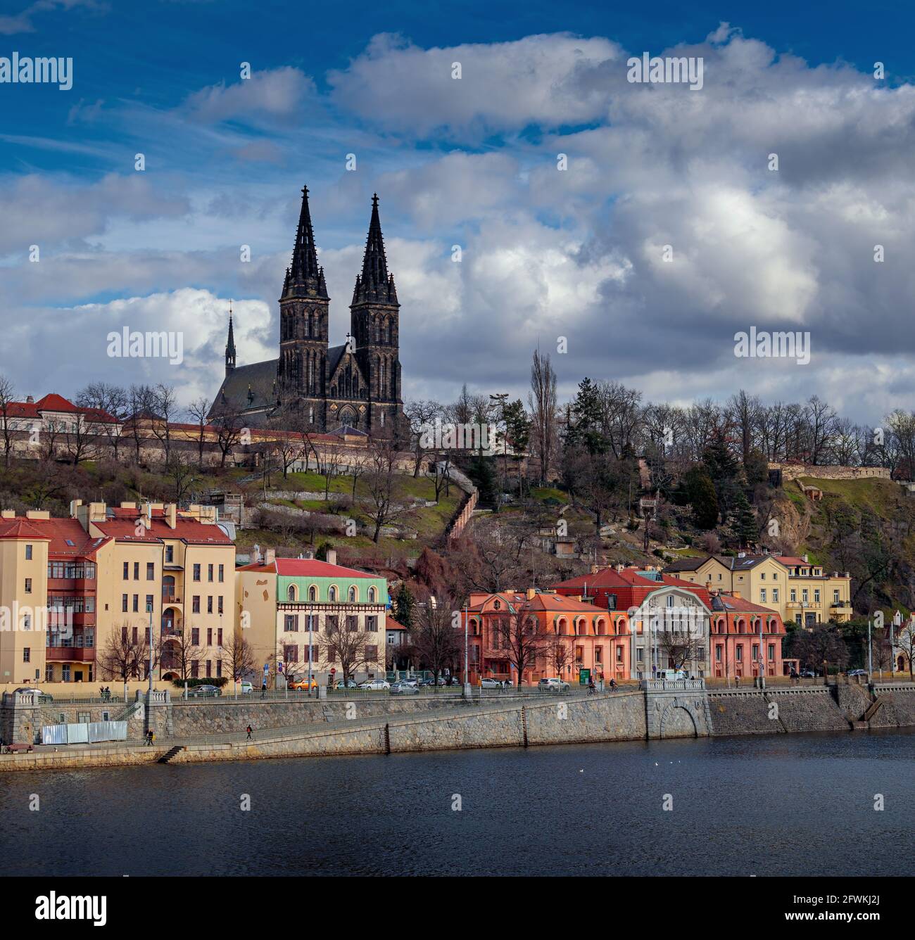 Basilica dei Santi Pietro e Paolo a Vysehrad, Praga, Repubblica Ceca. Foto Stock