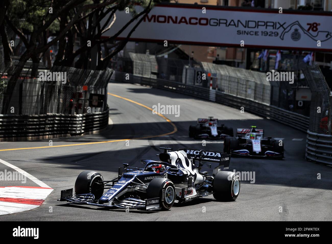 Monte Carlo, Monaco. 23 maggio 2021. Yuki Tsunoda (JPN) AlphaTauri AT02. Gran Premio di Monaco, domenica 23 maggio 2021. Monte Carlo, Monaco. Credit: James Moy/Alamy Live News Foto Stock