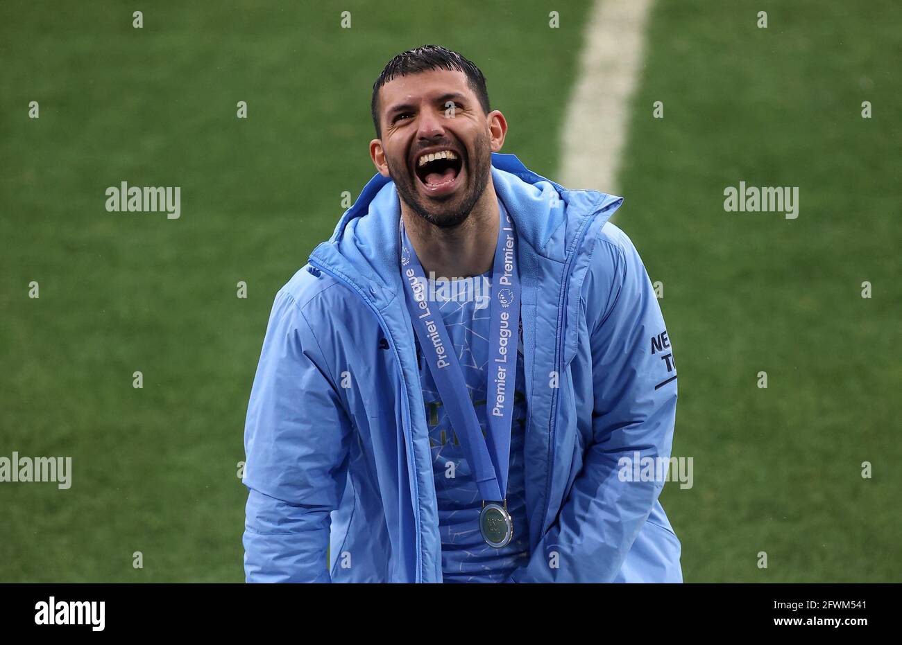 Sergio Aguero di Manchester City festeggia dopo la partita della Premier League all'Etihad Stadium di Manchester. Data immagine: Domenica 23 maggio 2021. Foto Stock