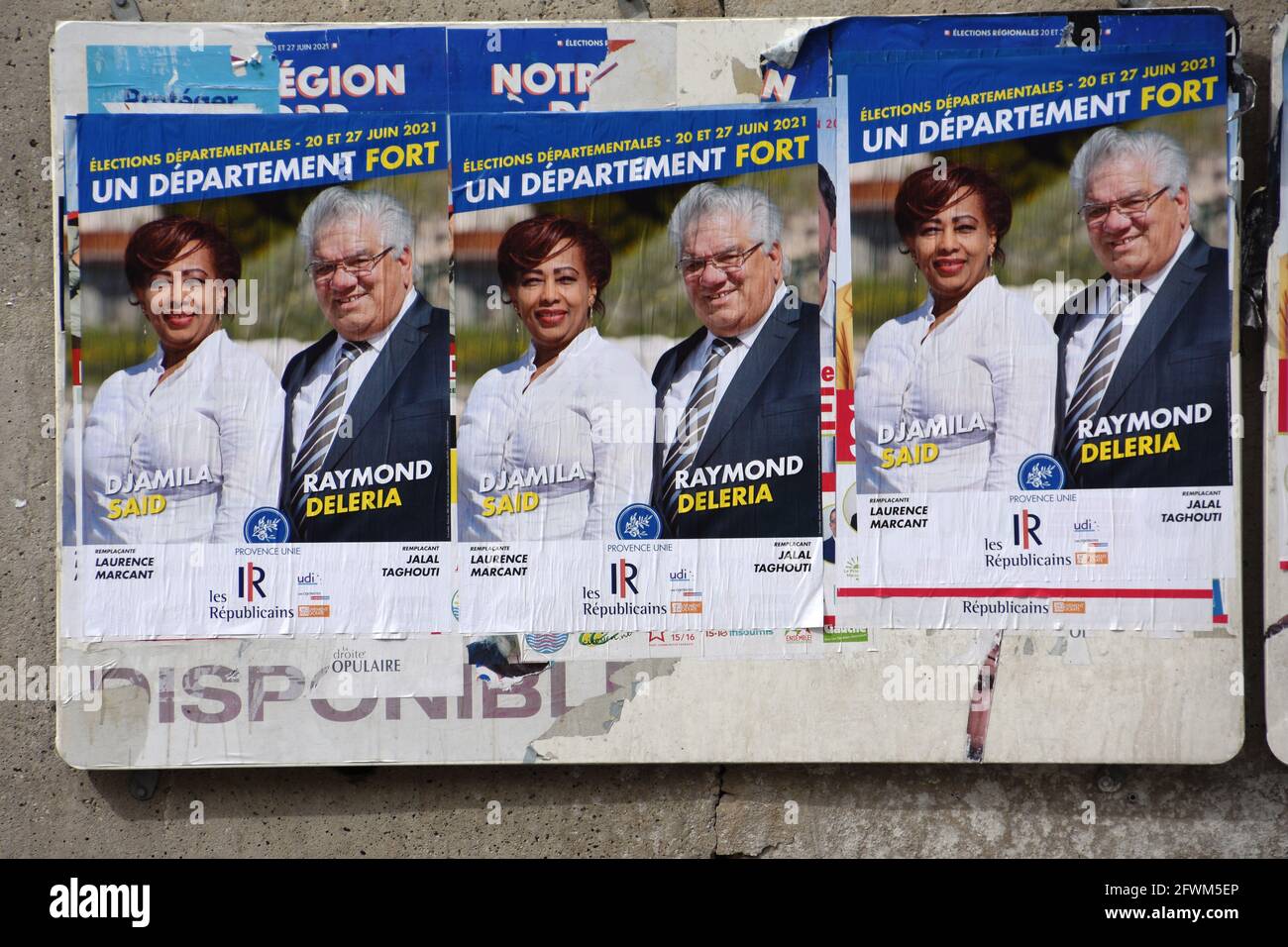 Marsiglia, Francia. 23 maggio 2021. Un poster elettorale per Djamila Said e Raymond Deleria visto a Marsiglia. Le elezioni dei dipartimenti francesi si terranno il 20 e 27 giugno, contemporaneamente alle elezioni regionali. Credit: SOPA Images Limited/Alamy Live News Foto Stock