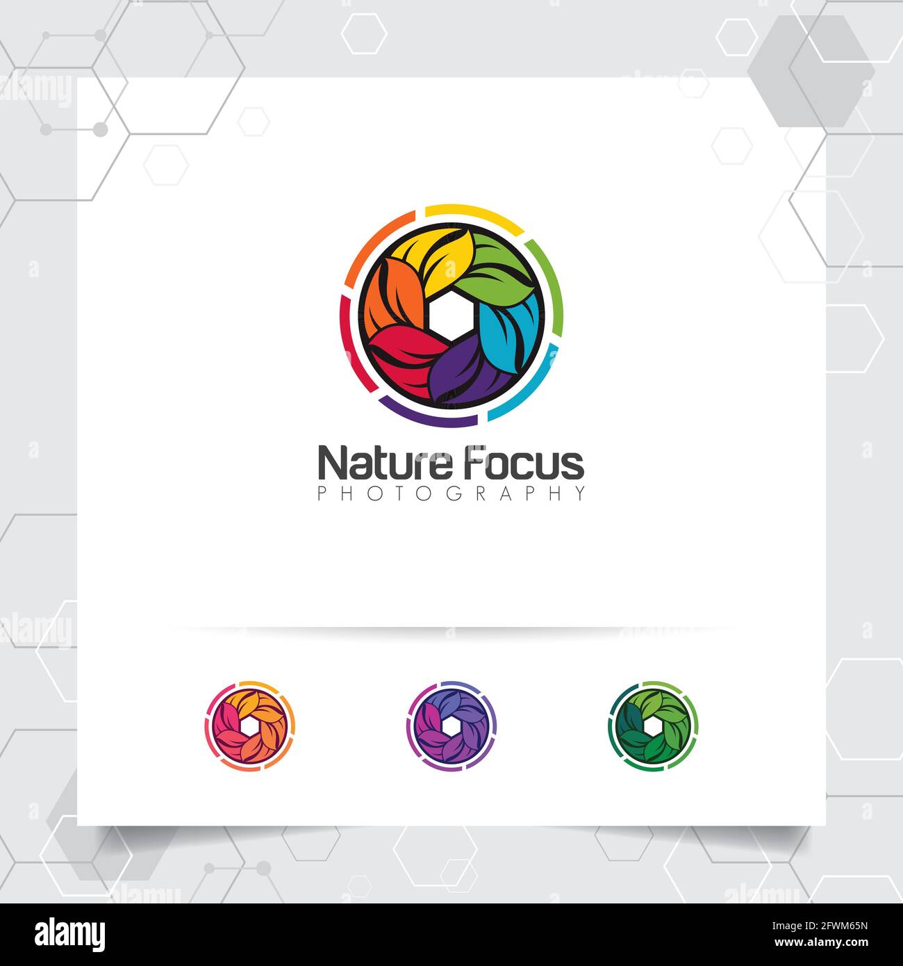 Fotografia e logo fotografico con il concetto di icona foglia e vettore obiettivo fotocamera per fotografo, foto studio, e fotografia della natura. Illustrazione Vettoriale